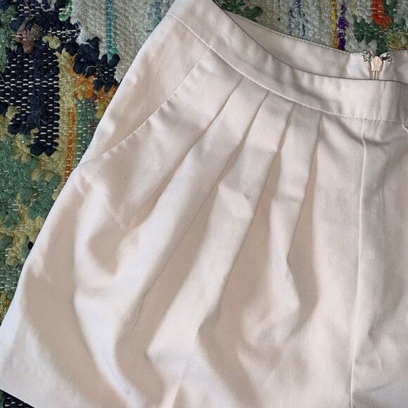 Line & Dot Pleated Dress Shorts - Picture 4 of 7